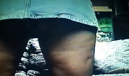 Egy ingyen szeksz film egzotikus, vad lány a kamera előtt.