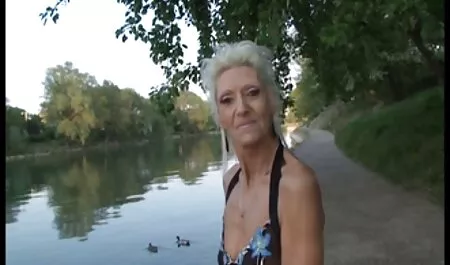 Shemale Leif ingyenes xex filmek Blowher a jenkik maszturbál a puncija