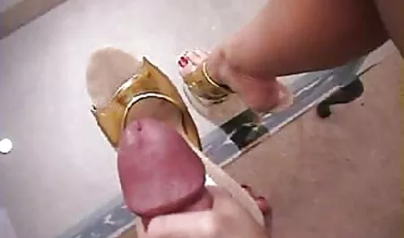MILF Nozomi pornó videok Koizumi nem ázsiai szopás, baszik a két férfi.