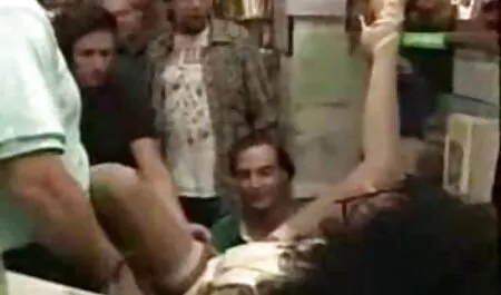 Tanítsd anya fia szexvideo meg, hogyan kell dugni, majd szopni a farkad.