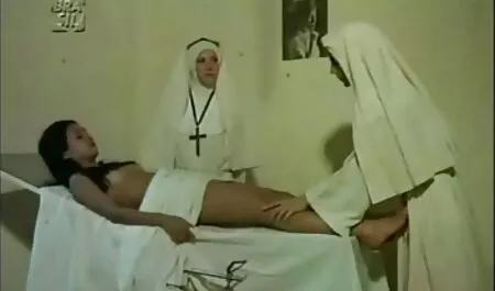 Sovány Ladyboy ingyenes xex filmek eszik hatalmas halom
