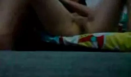 Kanos leszbikusok nyalni, vágott puncik az ujjaikkal. ingyen szex videók