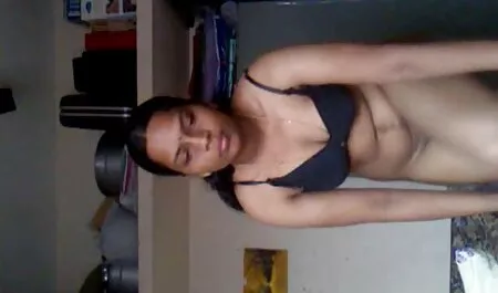 A sex film ingyen tetovált barna interracial szex.