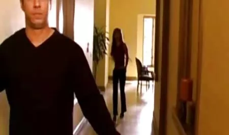 Két romlott lány anya fia szex film szereti a rossz lányokat együtt.