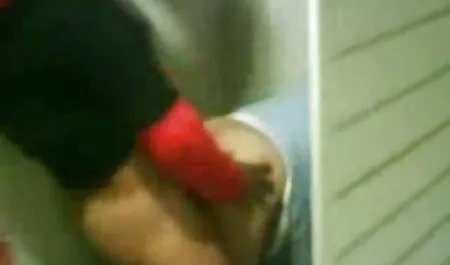 Cal kínál neki szűz seggét, hogy szar egy nagy bumm pornó film magyarul kakasok.