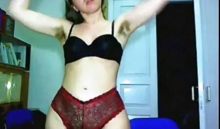 Éhes pornó szex videó puncija van.