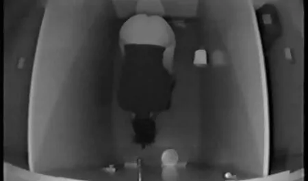 Imádnivaló amatőr anya fia baszik behatolt a szőrös punci