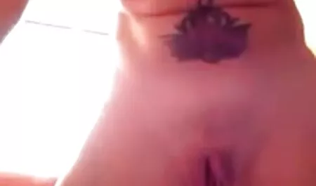 Intenzív nedves pár leszbikus videok ingyen akció tetovált szőke srác, Nagy Fasz