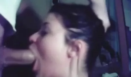 Egy meleg imádja a nagy faszt amatőr pornó filmek veszi a szájába