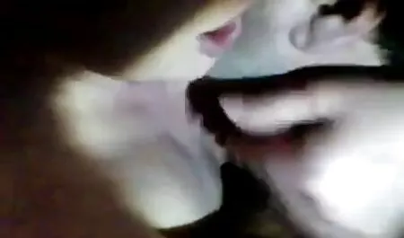 Sötét hajú nagymama sex video jenkik maszturbálni.