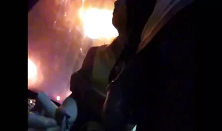 Egy tökéletes baba golyó ruhák fehér fehérnemű, szex pornó film maszturbál.