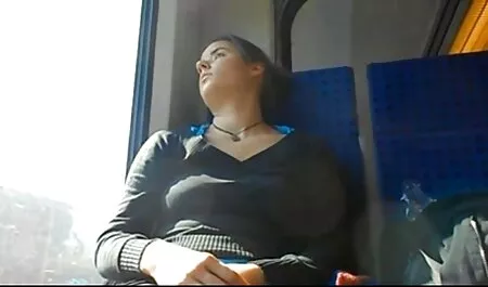 Két férfi anya fia pornovideok kibaszott vele két lyuk.
