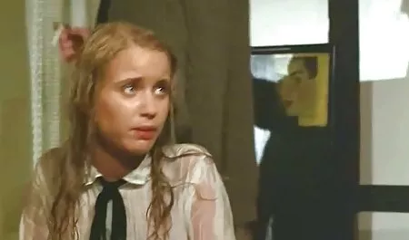 Unatkozó srácok szopják egymást, anya a fiával baszik és dugják egymást az iskolában.