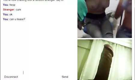 Az aranyos vörös hajú ad egy szép szopást a POV videó, anya fia sze fecskék.